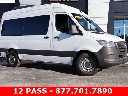 Used 2025 Mercedes-Benz Sprinter 2500 image 2