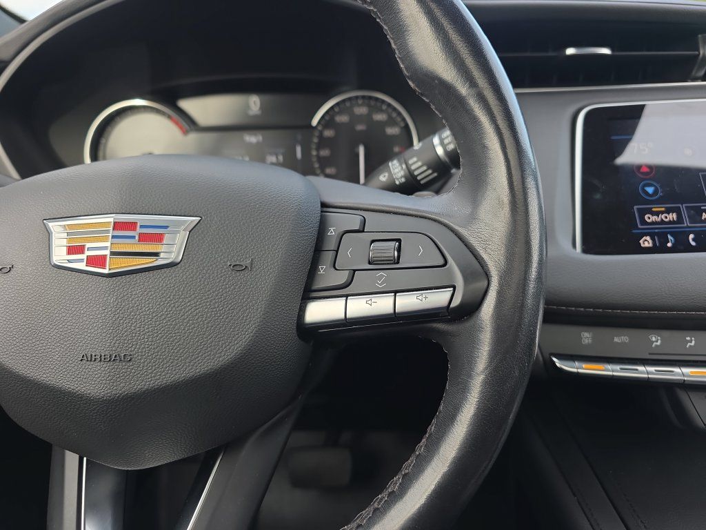 Used 2021 Cadillac XT4 Luxury w/ Cold Weather Package AWD/4WD image 28