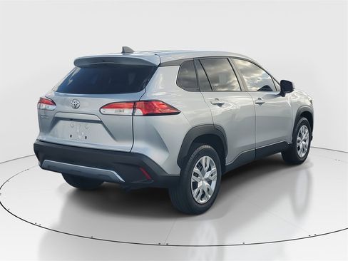 Used 2022 Toyota Corolla Cross L image 7