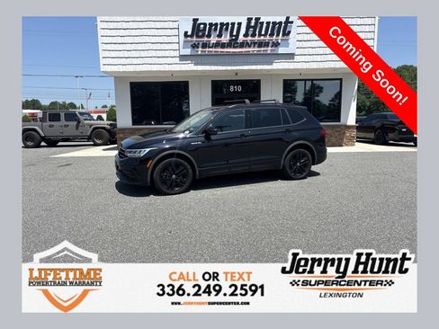 Used 2022 Volkswagen Tiguan SE R-Line AWD/4WD image 1