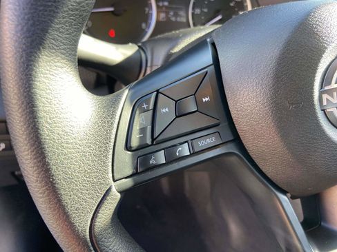 Used 2024 Nissan Kicks S image 9