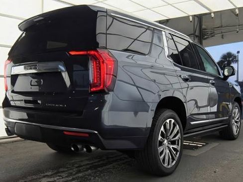 Used 2021 GMC Yukon Denali w/ Denali Premium Package RWD image 3