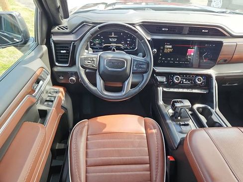 Used 2025 GMC Sierra 1500 Denali Ultimate AWD/4WD image 7
