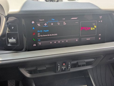 Used 2025 Porsche Cayenne Coupe image 18