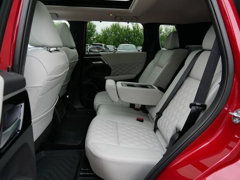 Used 2025 Mitsubishi Outlander SEL AWD/4WD image 11