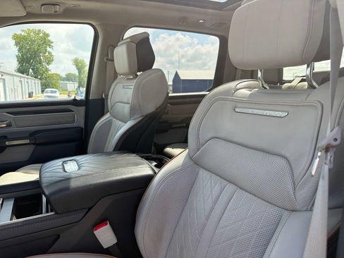 Used 2025 RAM 1500 Tungsten AWD/4WD image 10