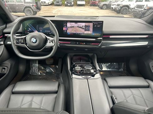 Used 2025 BMW 530i RWD image 32