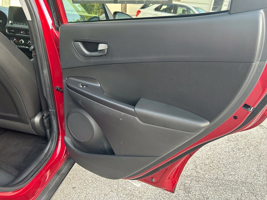 Used 2023 Hyundai Kona SEL AWD/4WD image 32