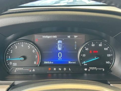 Used 2023 Ford Explorer XLT AWD/4WD image 7