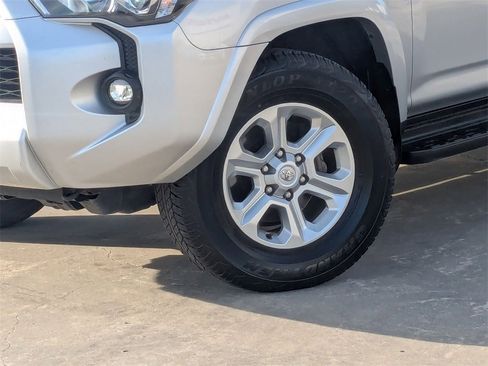 Used 2024 Toyota 4Runner SR5 Premium image 32