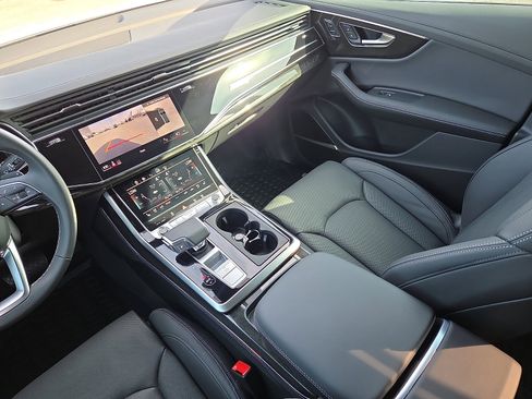 Used 2025 Audi Q8 Prestige AWD/4WD image 13