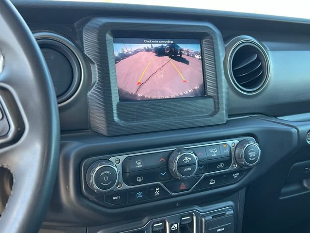 Used 2023 Jeep Wrangler Unlimited AWD/4WD image 34