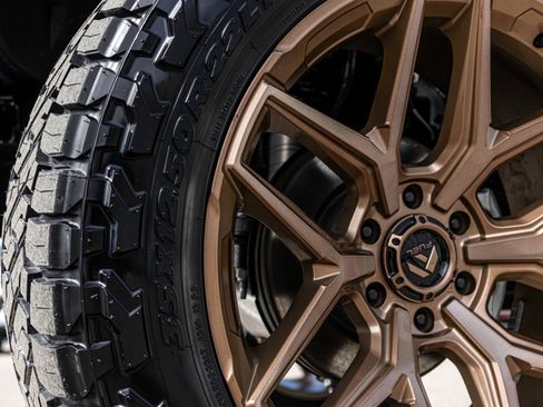 New 2025 Ford Bronco Badlands image 23