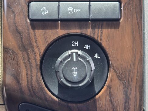 Used 2015 Ford F250 Lariat w/ Chrome Package AWD/4WD image 18