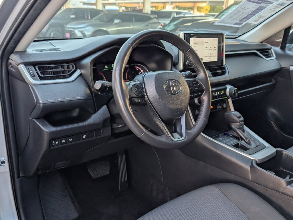 Used 2025 Toyota RAV4 XLE w/ Weather Package AWD/4WD image 4