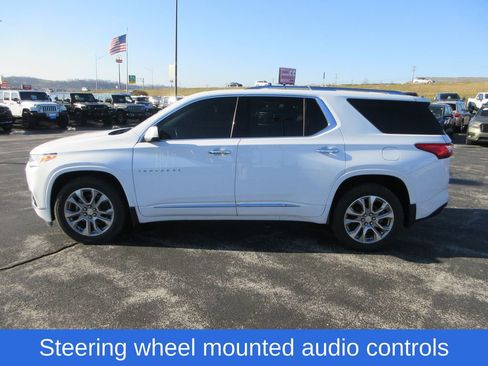 Used 2021 Chevrolet Traverse Premier image 2