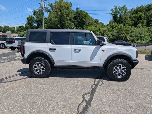 Certified 2024 Ford Bronco Badlands AWD/4WD image 2