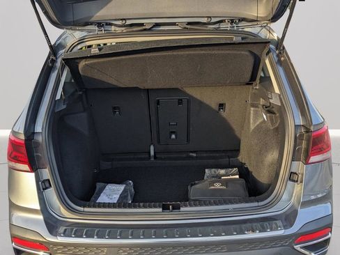 Certified 2024 Volkswagen Taos SE image 10