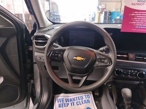 Used 2024 Chevrolet TrailBlazer LS w/ LS Convenience Package image 17