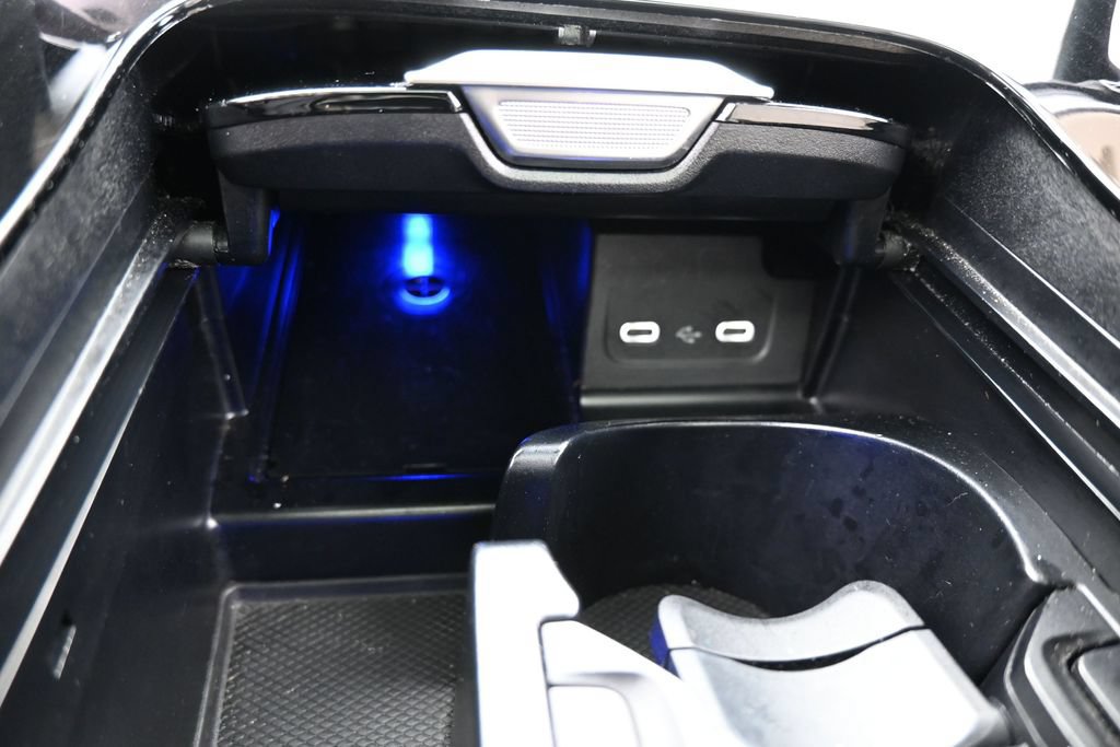 Used 2025 Mercedes-Benz C 300 Sedan image 30