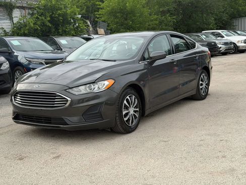 Used 2019 Ford Fusion S FWD image 2
