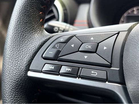 Certified 2024 Nissan Kicks SR FWD image 12