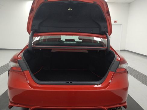 Used 2021 Toyota Camry SE image 29