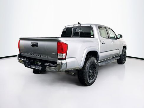 Used 2017 Toyota Tacoma SR5 w/ Tow Package image 9