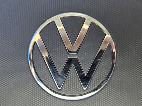 Used 2022 Volkswagen Taos SE w/ Driver Assistance Package image 30