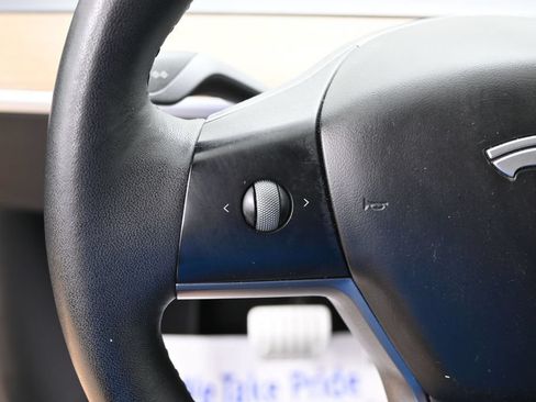 Used 2024 Tesla Model Y Performance AWD/4WD image 17