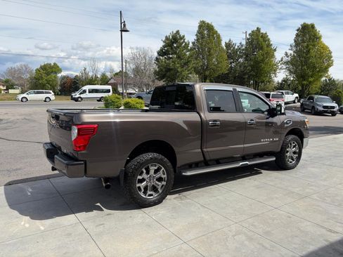Used 2018 Nissan Titan SL w/ Chrome Package AWD/4WD image 30