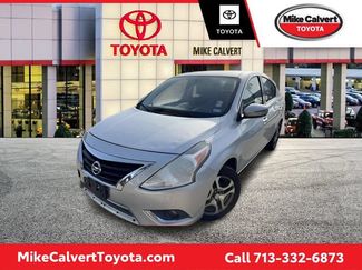 Used 2017 Nissan Versa FWD video 1
