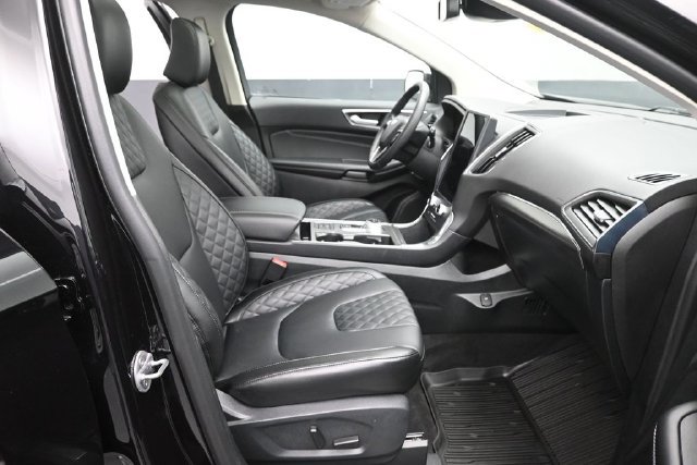 Certified 2024 Ford Edge Titanium AWD/4WD image 28