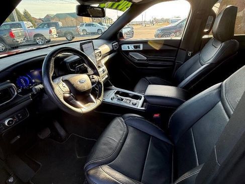 Used 2020 Ford Explorer ST w/ ST Street Pack image 15