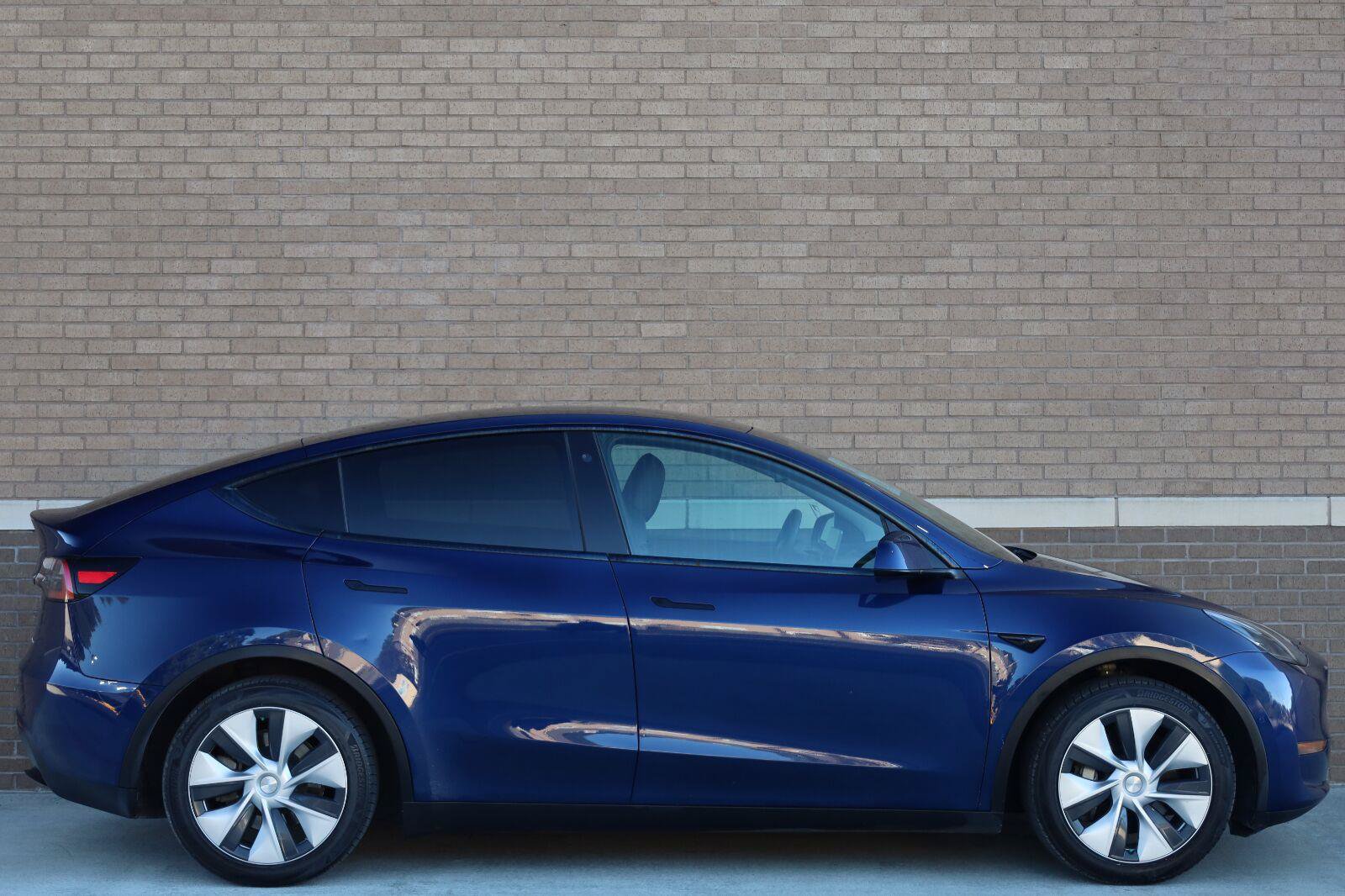 Used 2021 Tesla Model Y Long Range AWD/4WD image 3