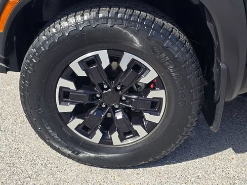 Used 2023 Nissan Frontier PRO-4X w/ Tow Package AWD/4WD image 9
