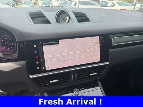 Used 2023 Porsche Cayenne Platinum Edition image 6