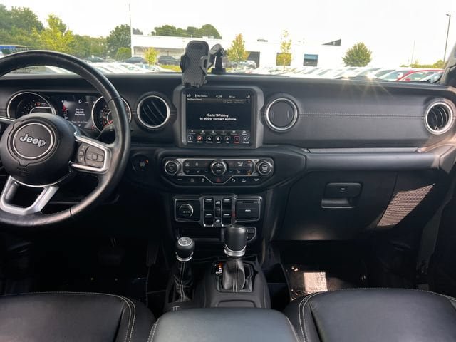 Used 2020 Jeep Gladiator Overland AWD/4WD image 16