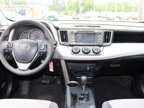 Used 2015 Toyota RAV4 LE FWD image 10