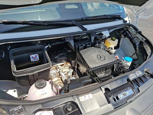 Used 2025 Mercedes-Benz Sprinter 2500 image 28