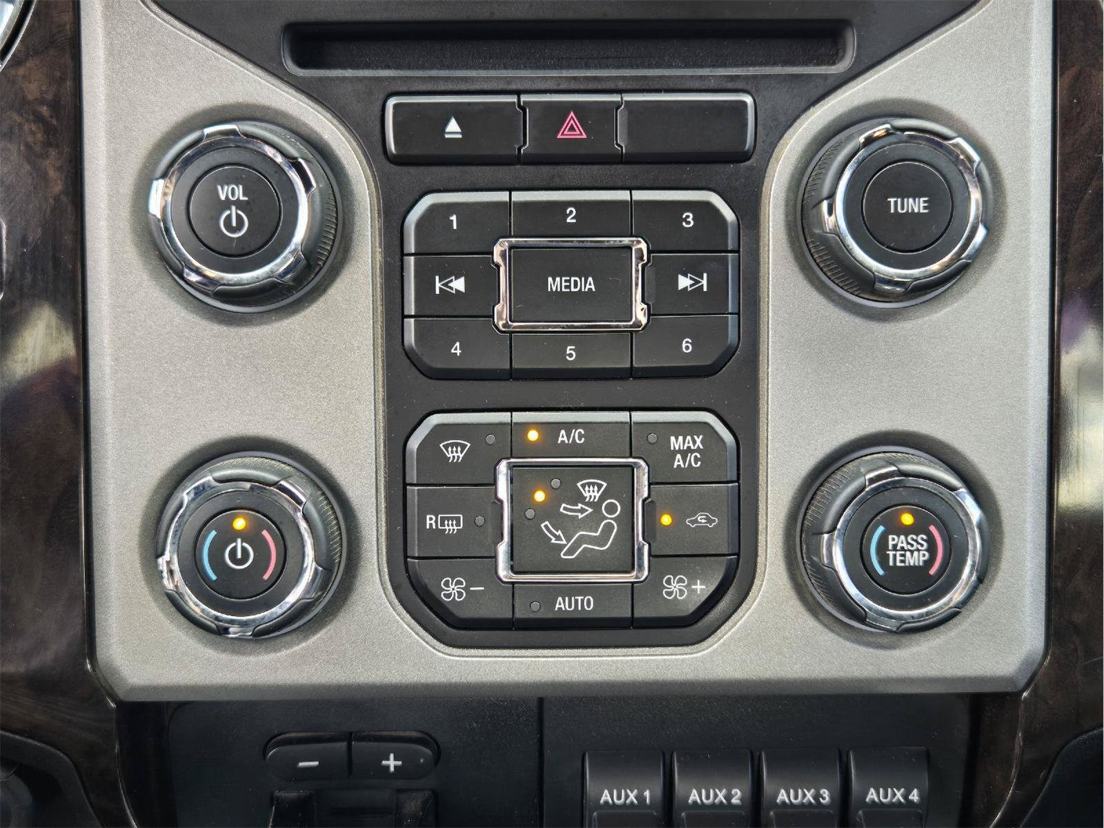 Used 2015 Ford F250 Platinum w/ FX4 Off-Road Package AWD/4WD image 17