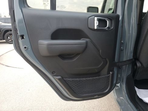 New 2025 Jeep Gladiator Sport AWD/4WD image 15