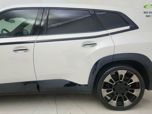 Used 2023 BMW XM AWD/4WD image 10