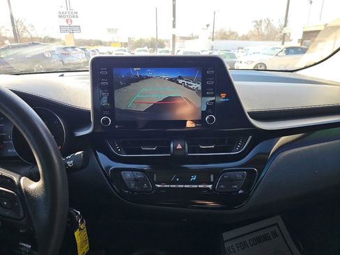 Used 2020 Toyota C-HR LE image 27