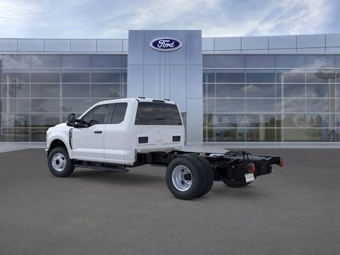 New 2025 Ford F350 XL w/ XL Chrome Package image 4