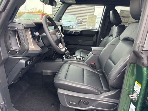 New 2025 Ford Bronco Outer Banks w/ Sasquatch Package image 12