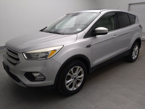 Used 2017 Ford Escape SE AWD/4WD image 2