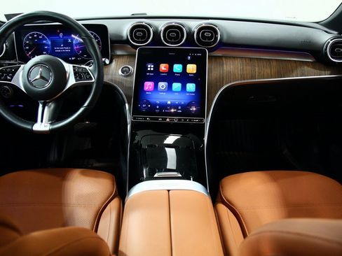 Used 2025 Mercedes-Benz C 300 4MATIC Sedan image 4