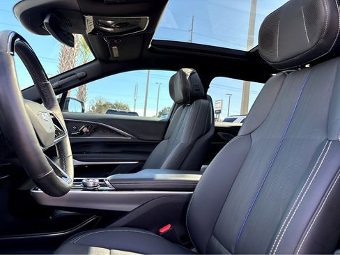 Used 2024 Cadillac Lyriq Sport image 17