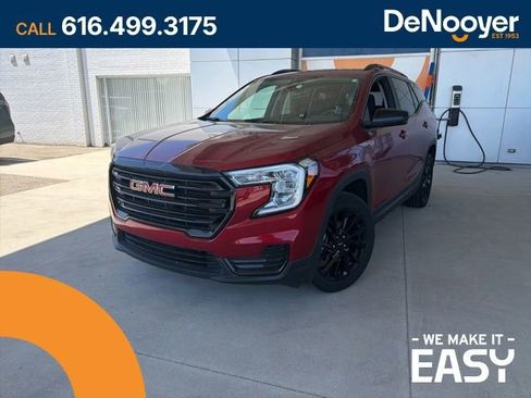 Used 2023 GMC Terrain SLE w/ Driver Convenience Package AWD/4WD image 1